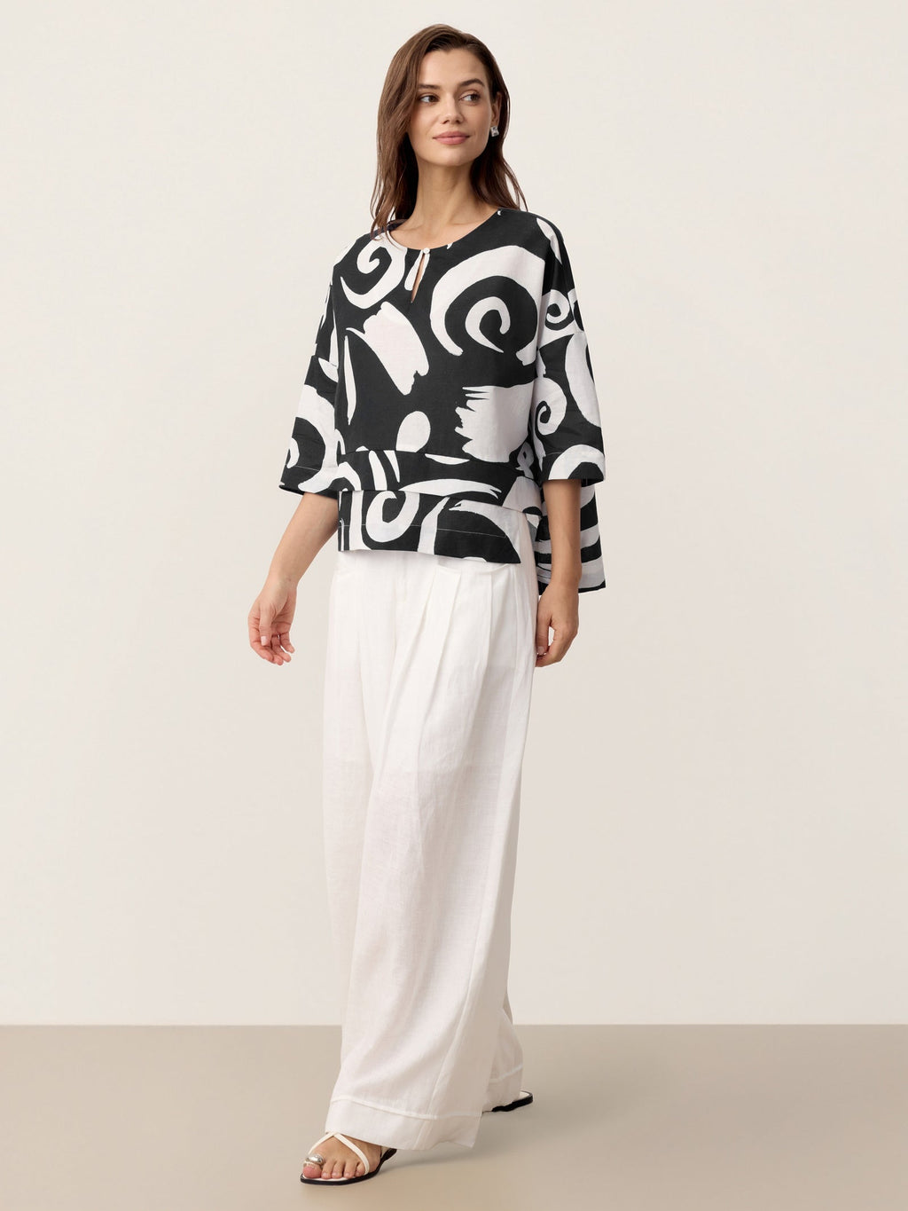 Linen Layered Asymmetric Top NOREEN (online only)