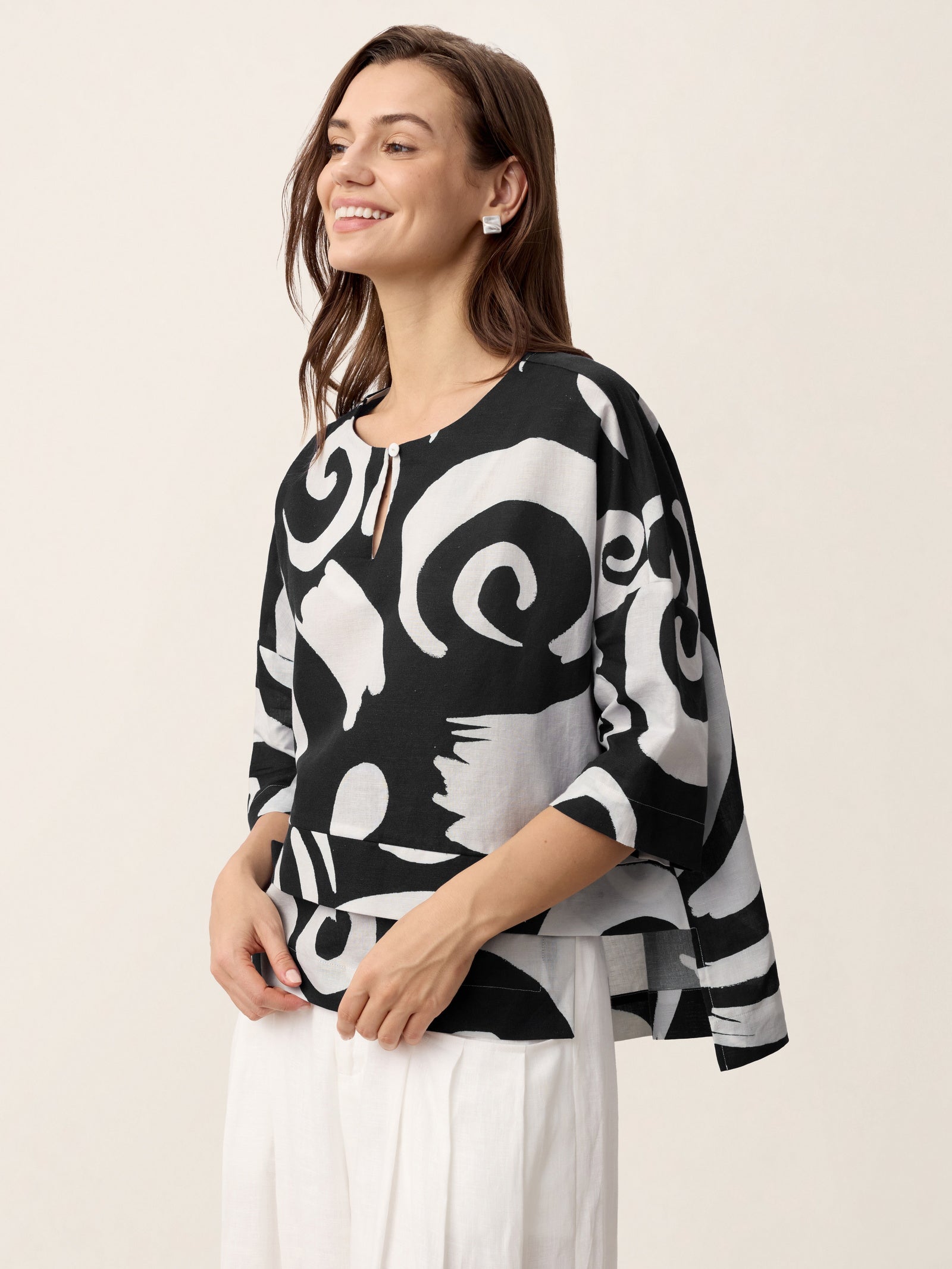 Linen Layered Asymmetric Top NOREEN (online only)