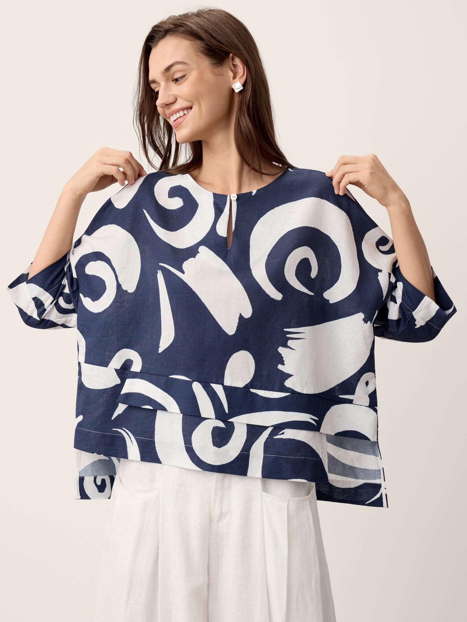 Linen Layered Asymmetric Top NOREEN (online only)
