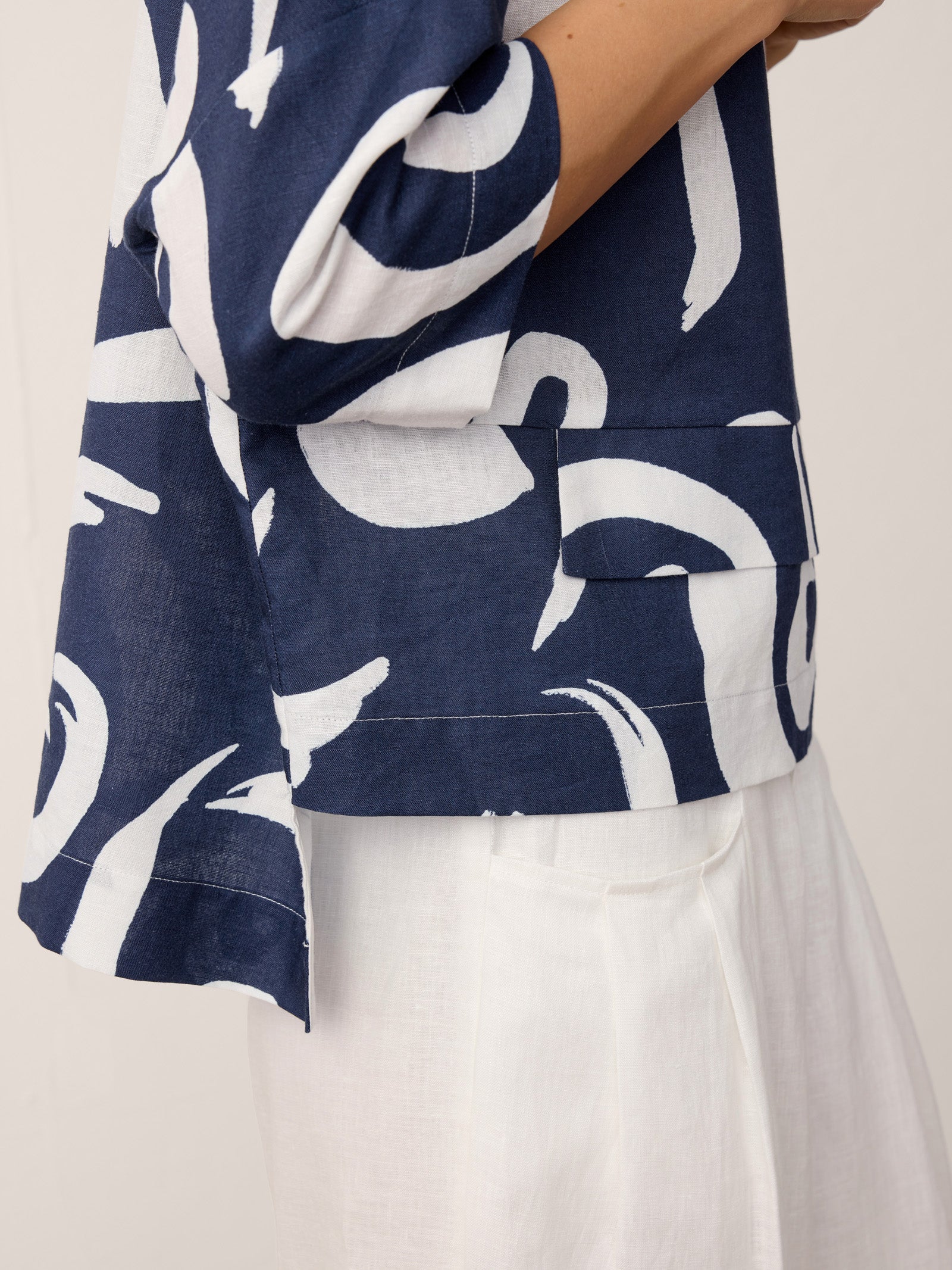 Linen Layered Asymmetric Top NOREEN (online only)