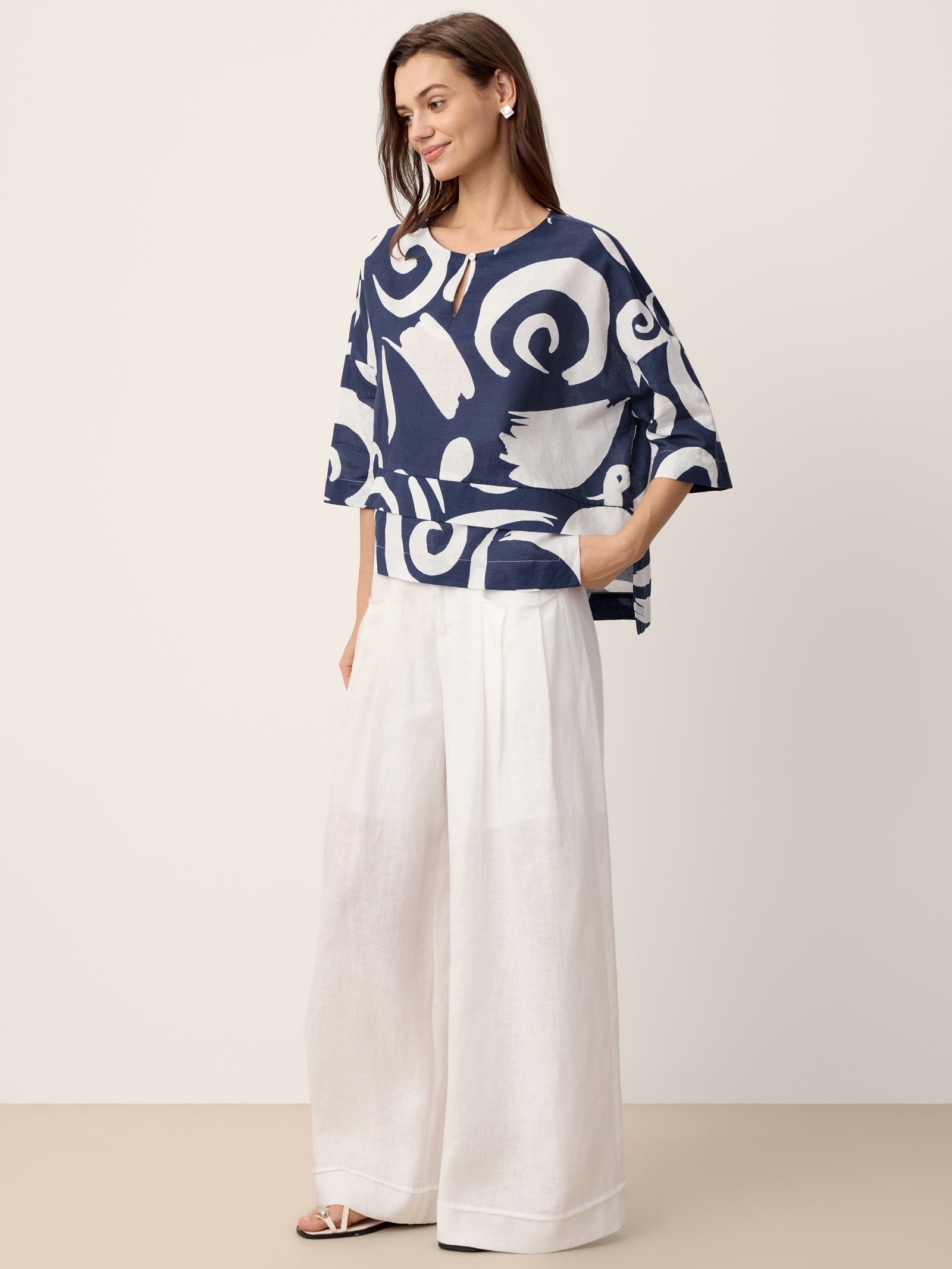Linen Layered Asymmetric Top NOREEN (online only)